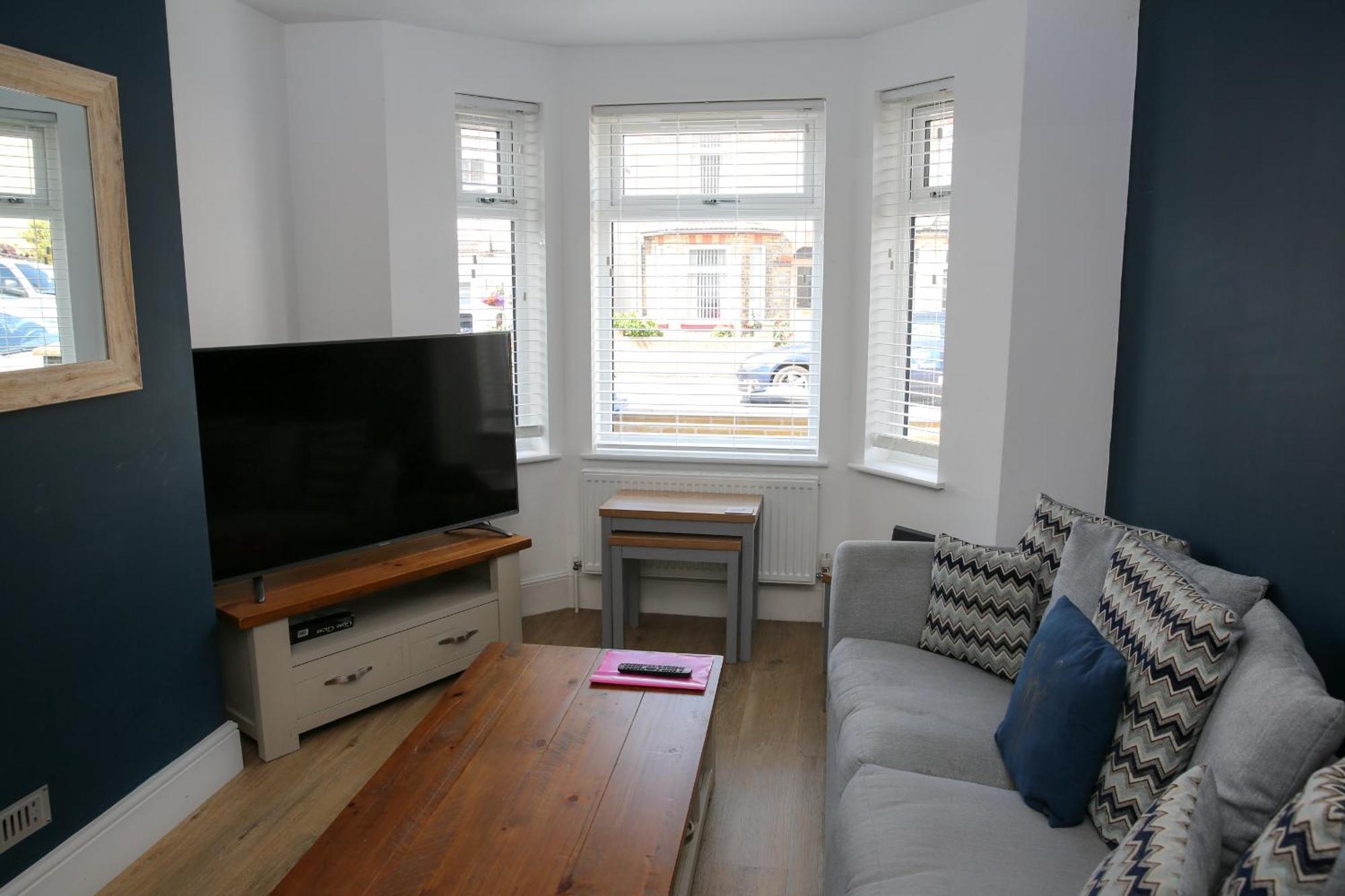 Fully Refurbished Property-March 22-Next To Beach 洛斯托夫特 外观 照片