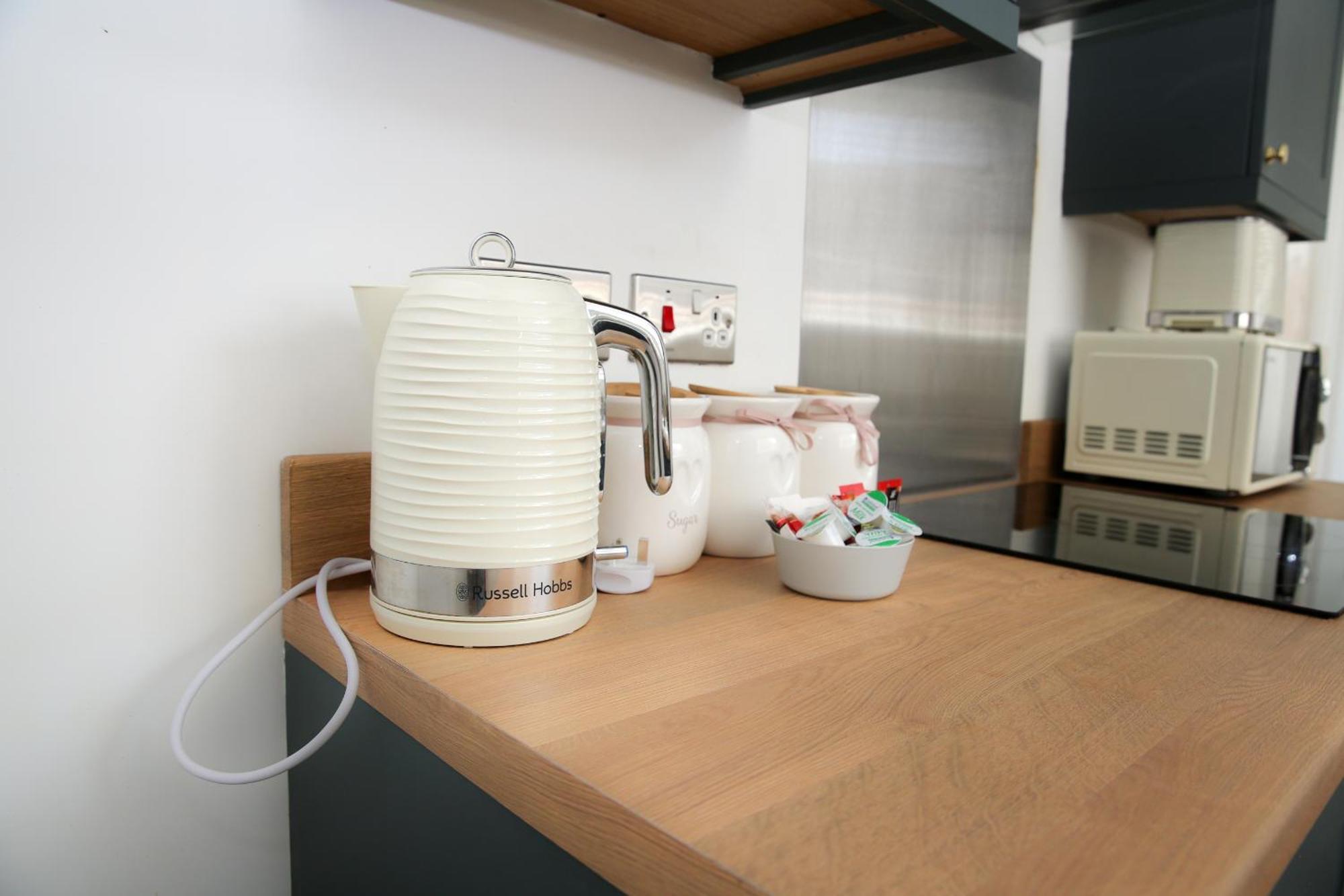 Fully Refurbished Property-March 22-Next To Beach 洛斯托夫特 外观 照片